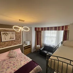 Backpackers & Hotel Blackpool